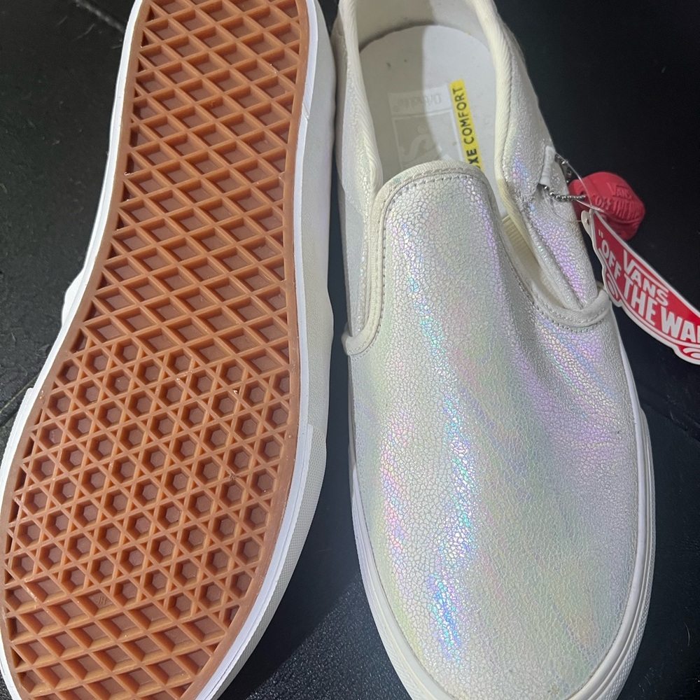 Vans Brand new Women's Iridescent Cream Slip-On Sneakers - Picture 2 of 4